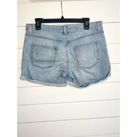 Gap Sexy Boyfriend Destructed Light Wash Distressed Cuffed Shorts Size 28 - Picture 3 of 12